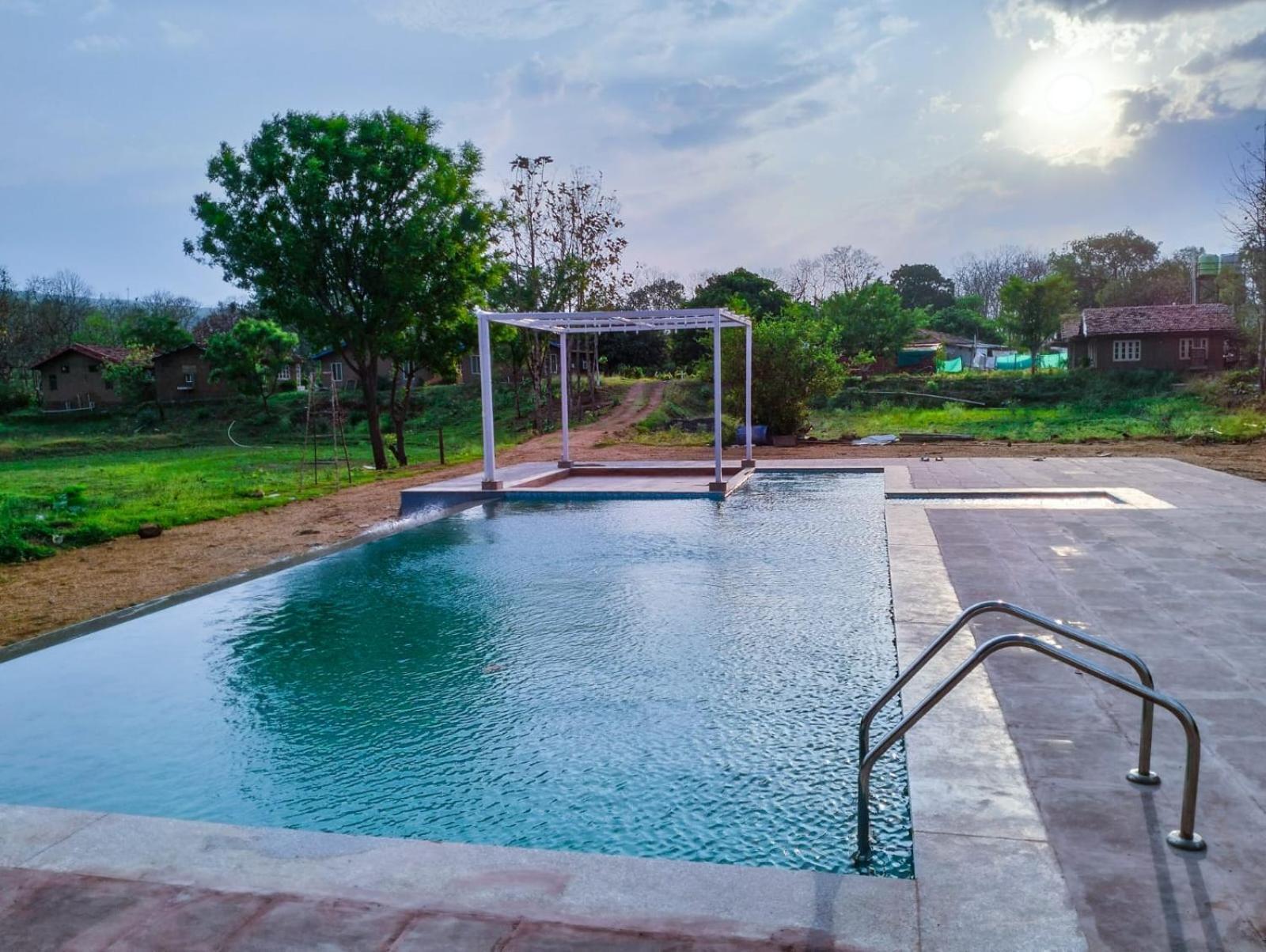 Wow Stayz2 Pachmarhi Foothill Cottages Exterior photo