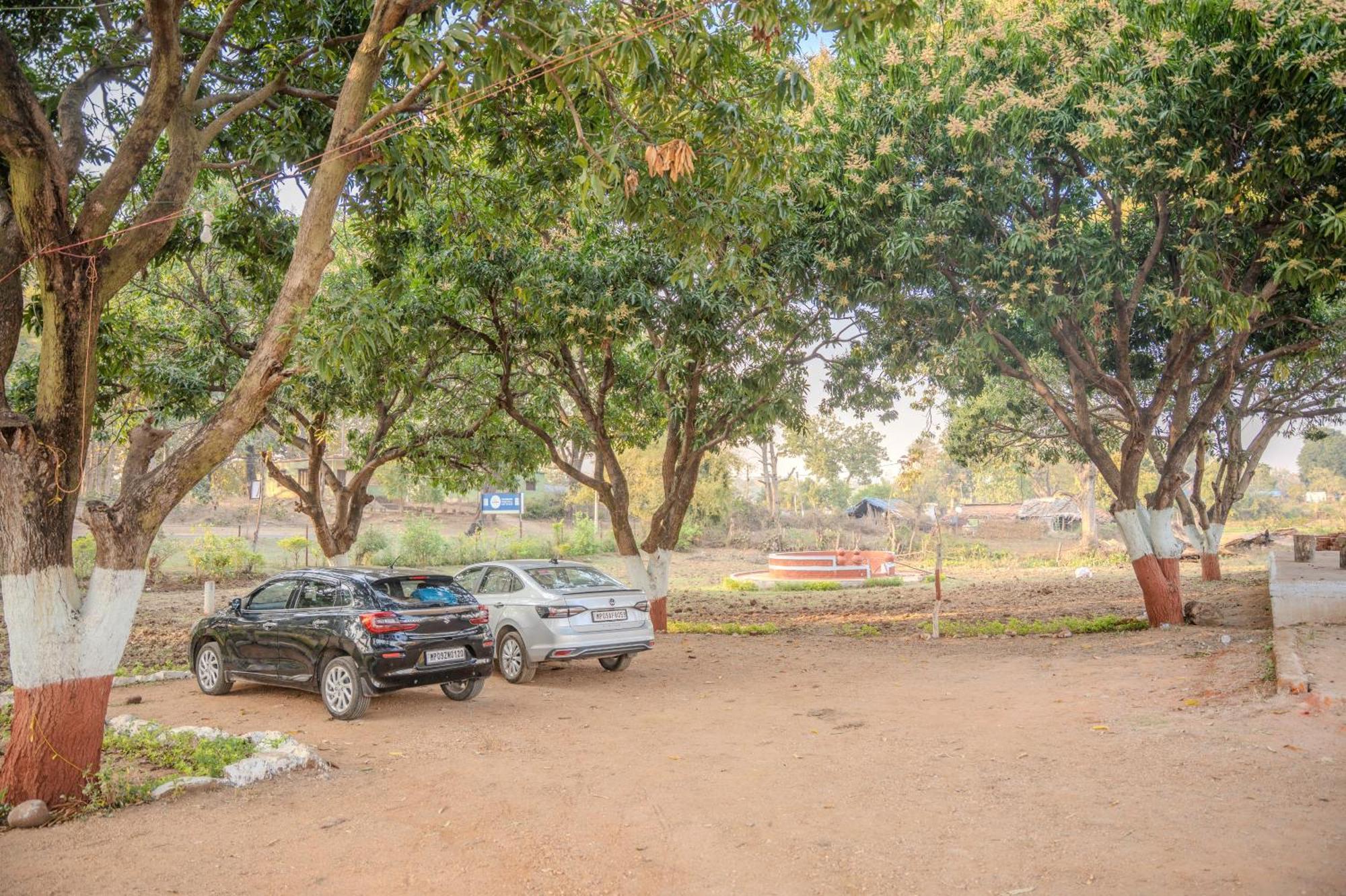 Wow Stayz2 Pachmarhi Foothill Cottages Exterior photo